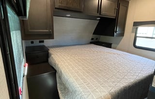 Glamping StarCraft experience