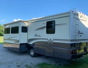 Winnebago Adventurer 32H