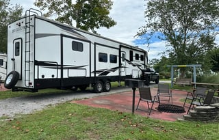 2021 Heartland Bighorn Traveler 37DB