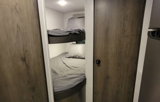 Casey & Crystal's Kid Friendly Vacation on Wheels