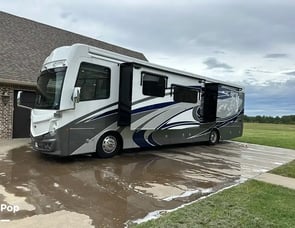 Fleetwood RV Discovery LXE 40M