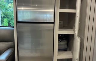 White Squirrel 5th Wheel