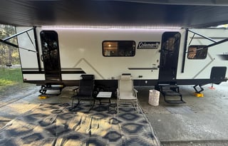 2025 Coleman Light with Bunkhouse