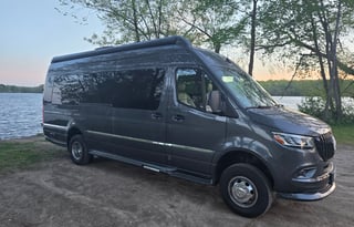 2026 Airstream 24GL Luxury AWD Camper