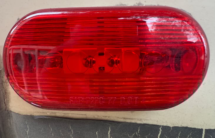 Every detail is considered with the "Winne's" upgrades. These marker LED lights are almost like the originals, ensuring visibility on all sides at night.