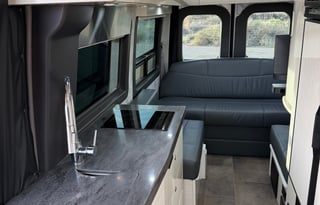 Luxury 2022 Pleasure-Way Plateau FL