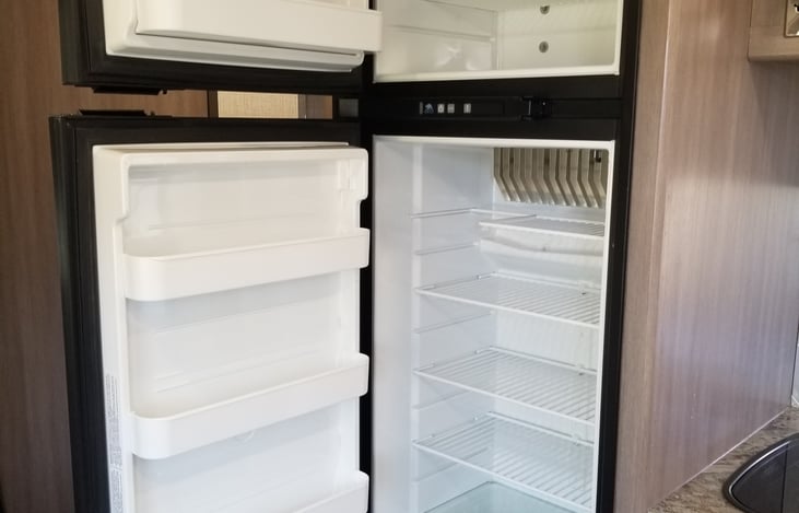 Large capacity Fridge/Freezer