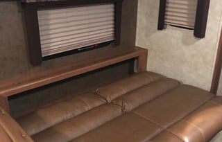 2016 Gulfstream Conquest—Fully stocked TT that sleeps 9!