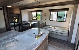 2021 Gulf Stream Enlighten 27BHS