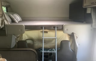 2021 Thor Motor Coach Quantum SE SE22 Ford