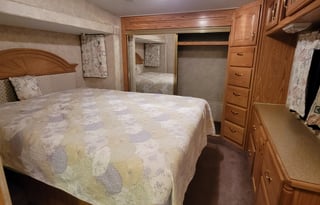 LARGE renovated 5th wheel 2 bdrm w. delivery