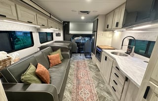 Clean&Comfortable 2023 Forest River Sunseeker LE