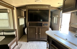 2019 Cruiser Shadow Cruiser 240BHS