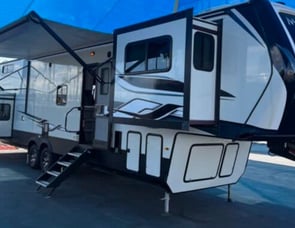 Keystone RV Montana High Country 377FL