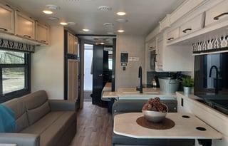 T2022 Entegra Coach Vision 27A - EASY TO DRIVE!