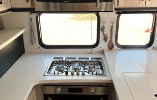 2022 Heartland Cyclone 4006-Toy Hauler, 13' Garage