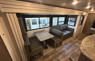 2021 Cougar 31 foot Half Ton friendly rear bunks
