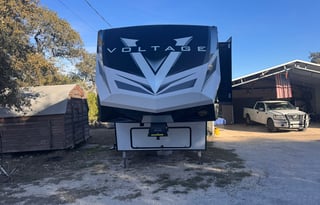 2022 Dutchmen Voltage 3911