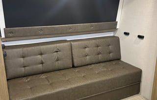 NEW & ELEGANT! 2025 Forest River RV Salem 31KQBTS