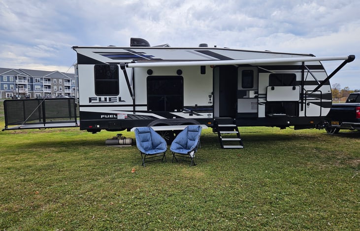The Fuel F-260 Toy Hauler basic setup. Remove the chains on the back deck to load and unload any toys you decide to bring along!