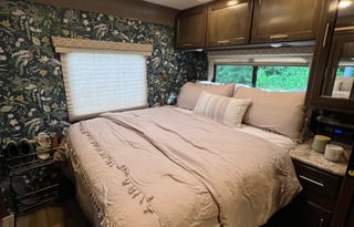 2018 Freedom Elite 30FE with free Starlink