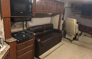 32ft Class A - Perfect Size RV