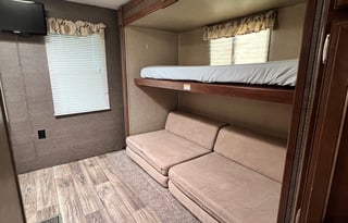 Cavs Camper - Beautiful 37' TT with Bunk House!!
