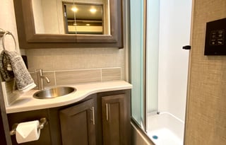 Diesel "MOLLY" King, 2 FULL BATHS!!