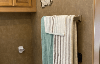 2016 Thor Motor Coach Axis 25.1