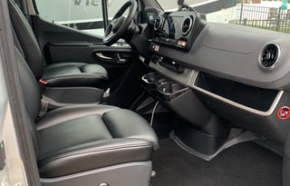 Airstream Interstate 24gl Luxury Mercedes-Seats 9