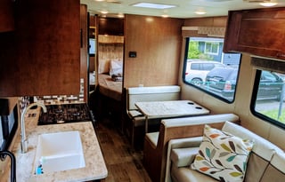 Kid & Pet Friendly Modern Class C 2019 Winnebago