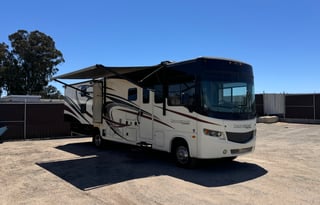 Adventure Awaits - Ideal RV for Families & Groups!