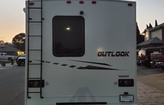 2019 Winnebago Outlook 27D