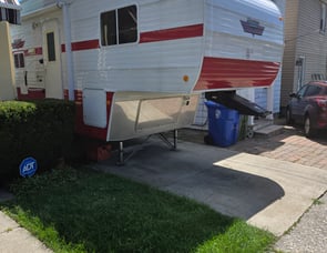 Riverside RV Retro 526BH