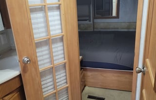 Family Size Self-Contained Home on Wheels