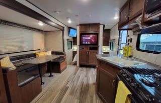 Big SHOWER★SLIDEOUT★BUNKS★OUTDOOR KITCHEN★Exit407