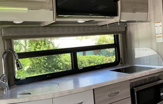 2021 THOR MERCEDES SPRINTER + PETS