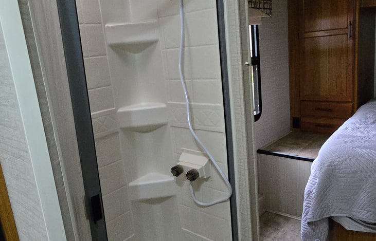 Easy step full size shower