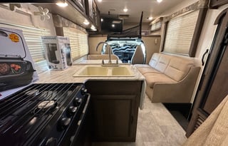 Coachmen RV Freelander 27QB Chevy 4500 (CA)