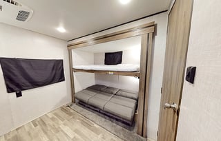 2022 CrossRoads Zinger 333D Travel Trailer