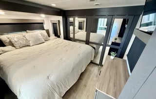 2024 Alliance Valor *1.5 Baths, King, Bunks, Loft*