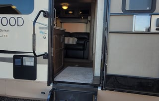 Family/Pet Friendly Large Camper Rental
