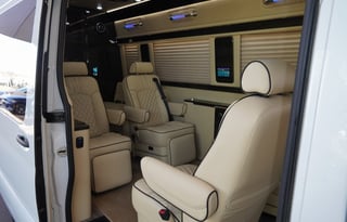 LUXURY 10 passengers VAN w TV, Kitchenette, Toilet
