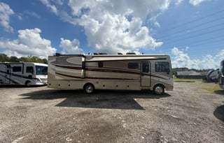 Chief Carl's Caravan- 2016 Fleetwood Bounder 35K