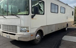 2001 Fleetwood Bounder 36U