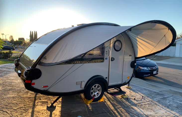 Optional Sun Visor. Not for windy area nor windy condition.