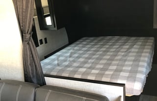 Lolo's Family Friendly Camper