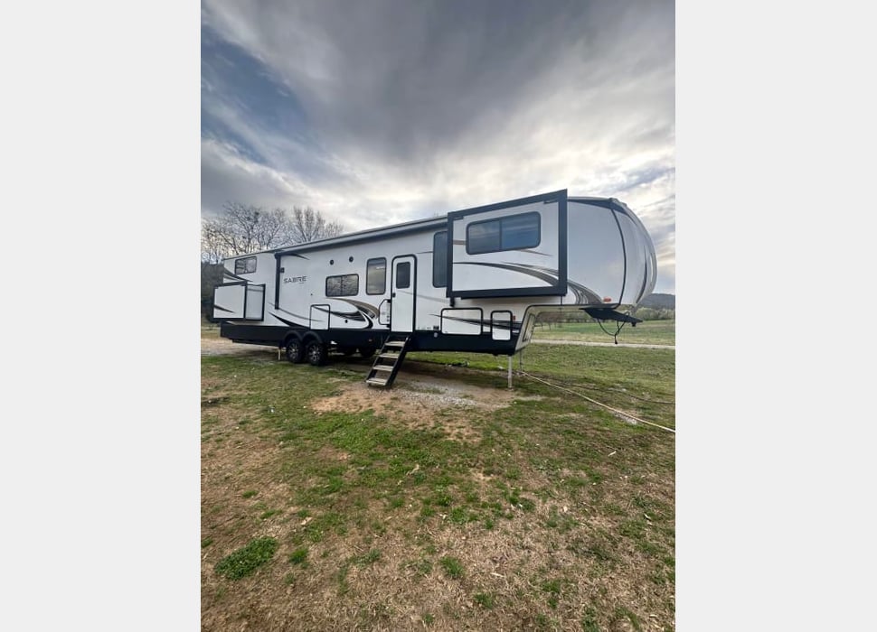 Fifth Wheel rentals in Maryville
