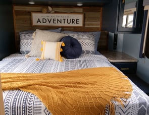 Thor Motor Coach Four Winds 28A