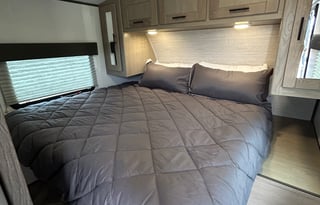 Family friendly RV with bunk bed